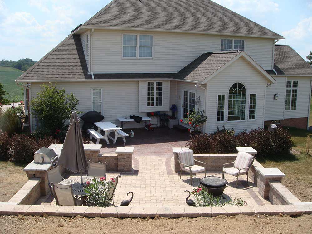 Outdoor Patio & Kitchen